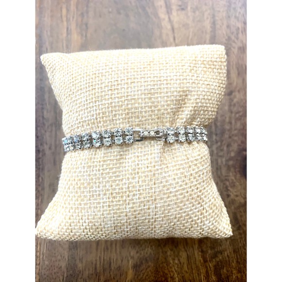 Vintage Signed Kramer Rhinestone Tennis Bracelet EUC - Picture 6 of 10